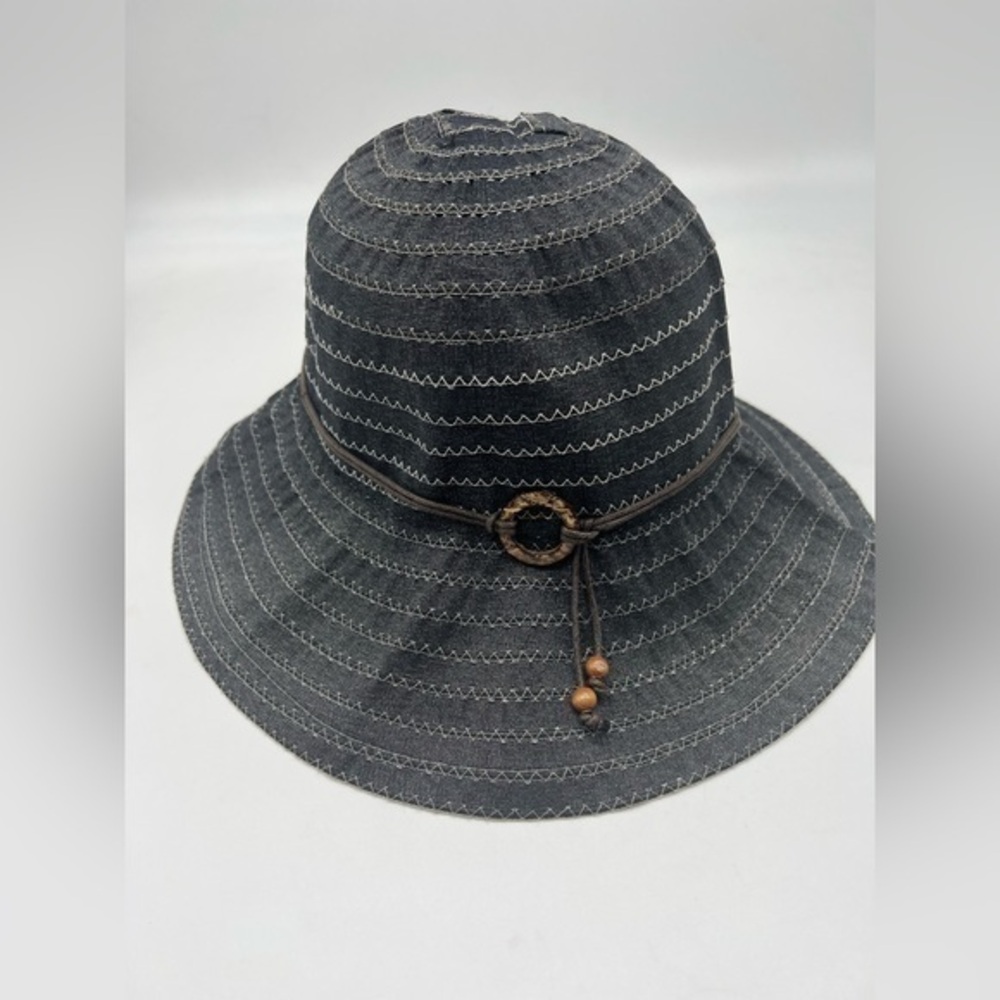 Joe Boxer gray ladies boho sunhat with wood bead design